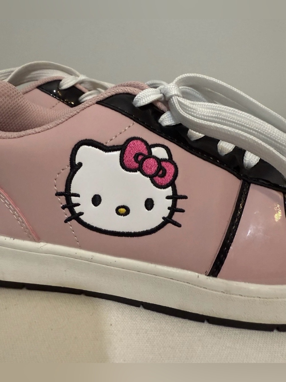 Hello Kitty Pink Women’s Size 9 Sneakers Athletic Shoes - Picture 10 of 16